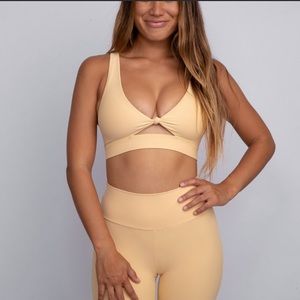 Skatie Georgie Sports Bra Buttercup